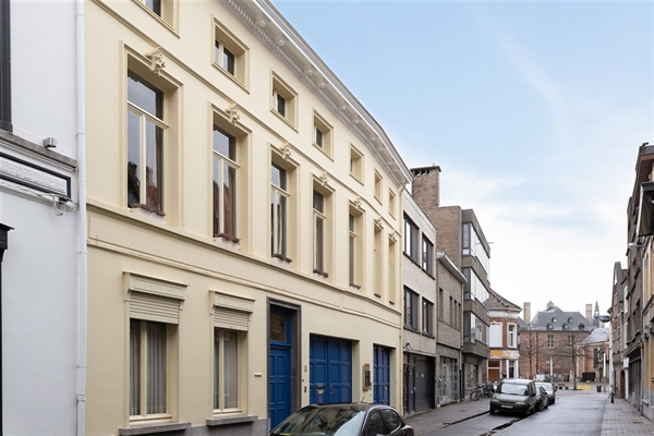 Prachtig gebouw met kantoren in centrum