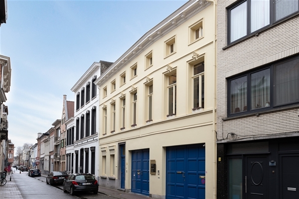 Prachtig gebouw met kantoren in centrum