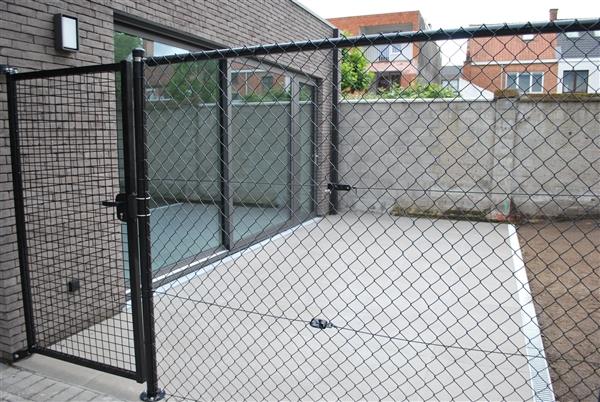 Gelijkvloers nieuwbouw appartement met 3 slaapkamers en tuin te huur in Nieuwkerken-Waas