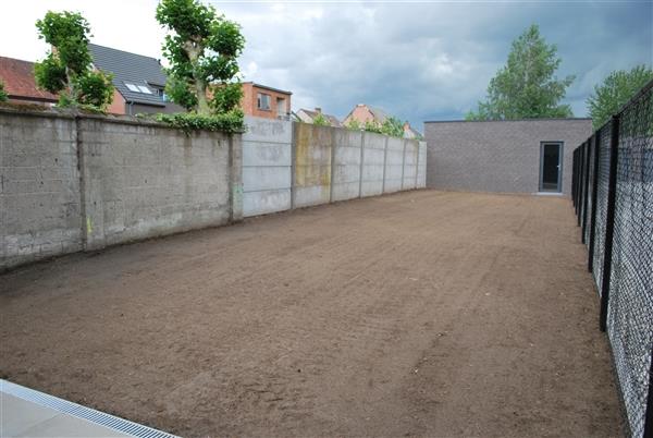 Gelijkvloers nieuwbouw appartement met 3 slaapkamers en tuin te huur in Nieuwkerken-Waas