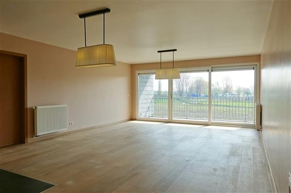 Ruim appartement met 2 terrassen en garage