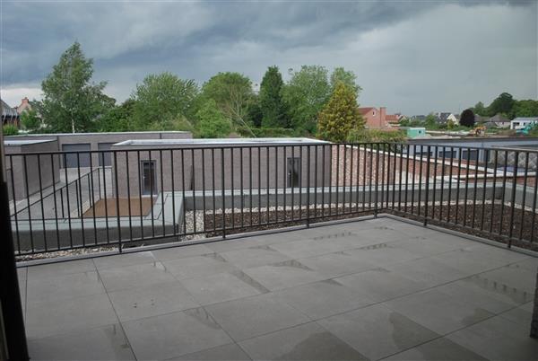 Modern nieuwbouw appartement met lift en groot terras te huur in Nieuwkerken-Waas