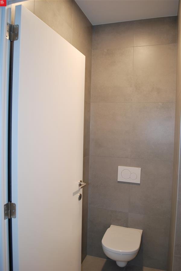 Modern nieuwbouw appartement met lift en terras te huur in Nieuwkerken-Waas