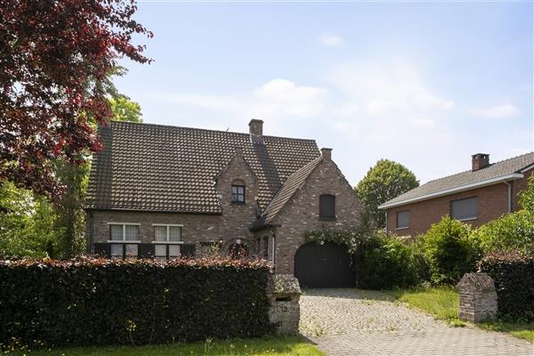 Vrijstaande woning in groene omgeving, vlakbij centrum De Pinte