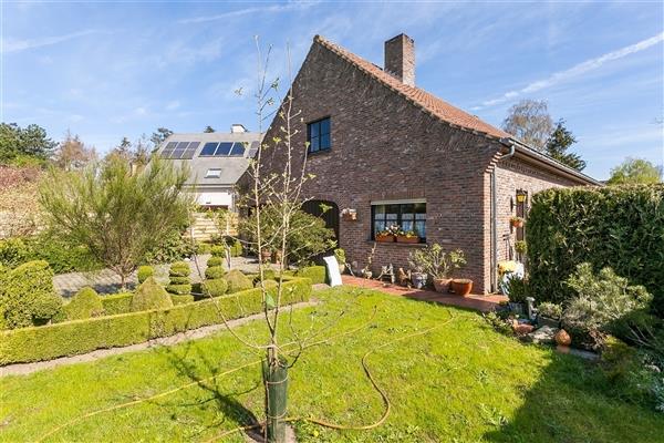 Vrijstaande woning op rustige locatie in De Pinte