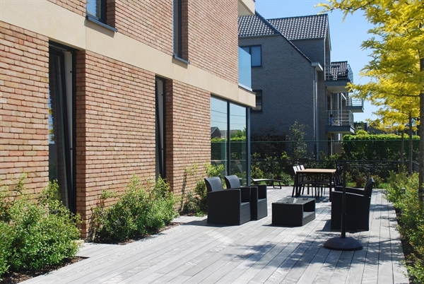 Gelijkvloers appartement met twee slaapkamers en groot terras