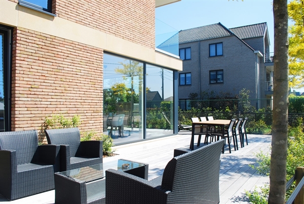 Gelijkvloers appartement met twee slaapkamers en groot terras