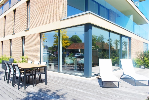 Gelijkvloers appartement met twee slaapkamers en groot terras