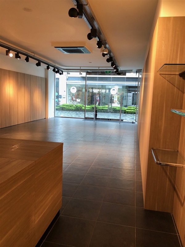 Gebruiksklare winkel met alle voorzieningen.