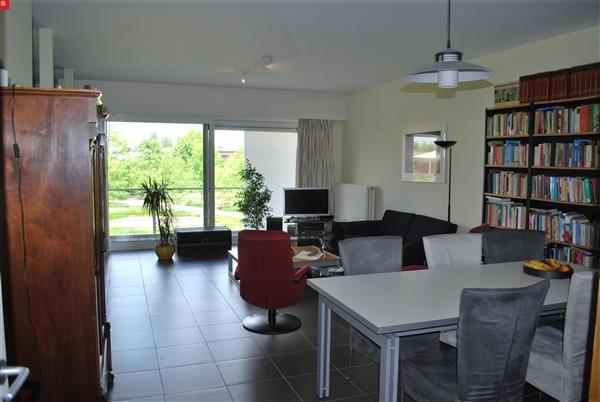 Goed gelegen appartement met terras en gemeenschappelijke tuin te huur te Sint-Niklaas