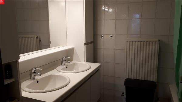 Tof dakappartement nabij Waasland shoppingcenter met 2 slaapkamers te huur te Sint-Niklaas