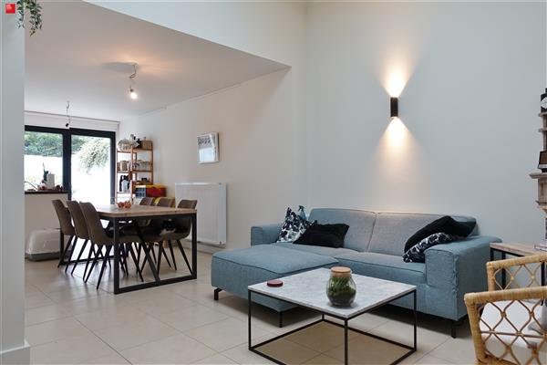 Gerenoveerd appartement met koertje op wandelafstand van Sint-Pieterstation