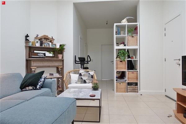 Gerenoveerd appartement met koertje op wandelafstand van Sint-Pieterstation