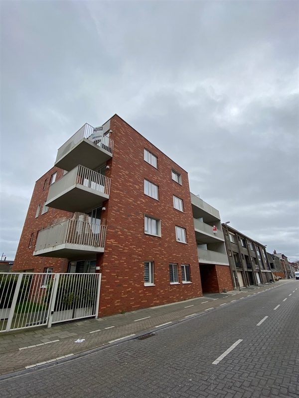 Ruim appartement met autostaanplaats te huur in Sint-Niklaas nabij centrum