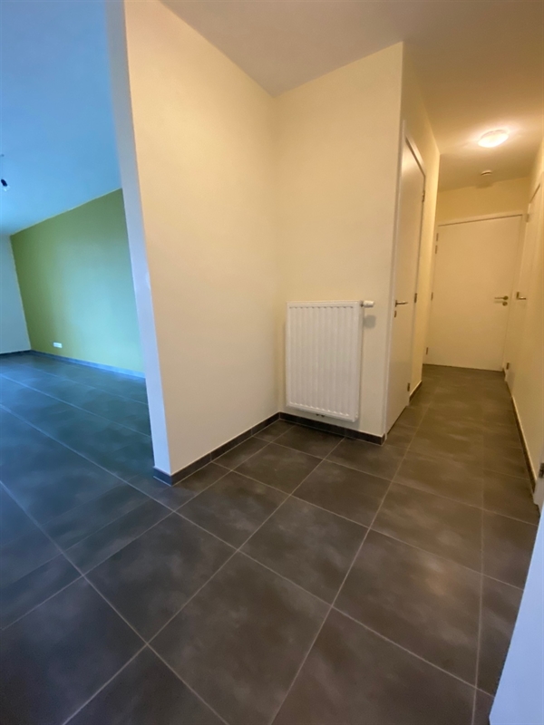 Ruim appartement met autostaanplaats te huur in Sint-Niklaas nabij centrum