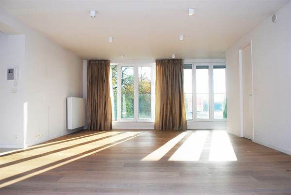 Appartement met 2 slpk, 2 badk en garage