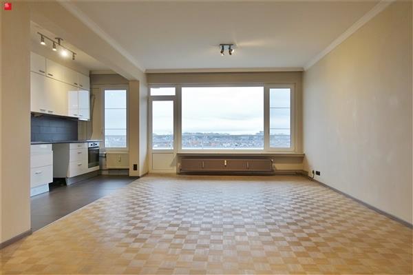 Ruim één slaapkamer appartement met ondergrondse parkeerplaats te huur in Gent