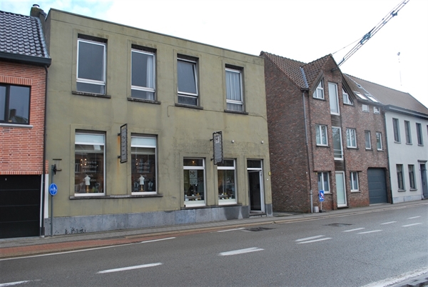 Te renoveren appartementsgebouw / projectgrond te koop in Sint-Pauwels