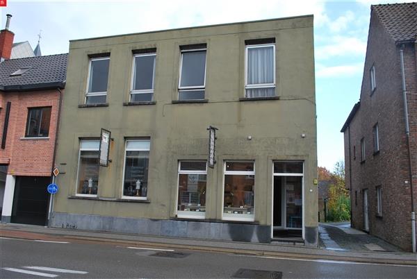 Te renoveren appartementsgebouw / projectgrond te koop in Sint-Pauwels