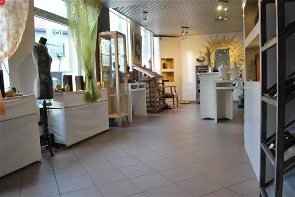 Te renoveren appartementsgebouw / projectgrond te koop in Sint-Pauwels