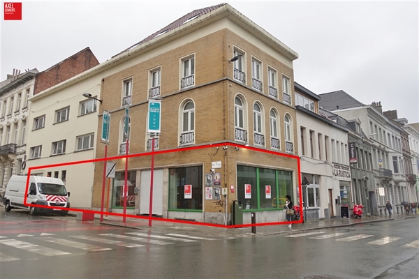 Handelsgelijkvloers + ruime kelder te huur in Gent
