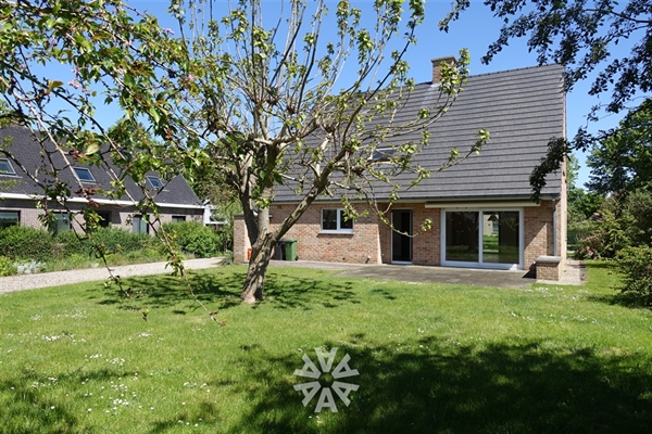 Recente villa met 4 slaapkamers te koop in Mariakerke
