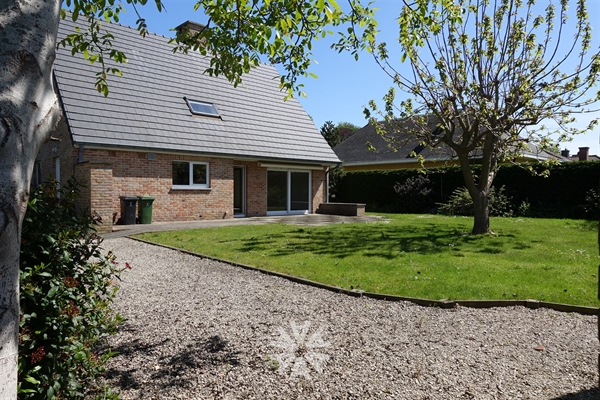 Recente villa met 4 slaapkamers te koop in Mariakerke