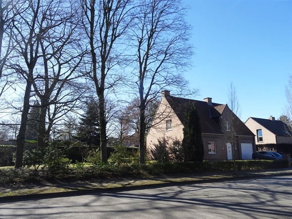 Vrijstaande woning met tuin te huur in oostakker