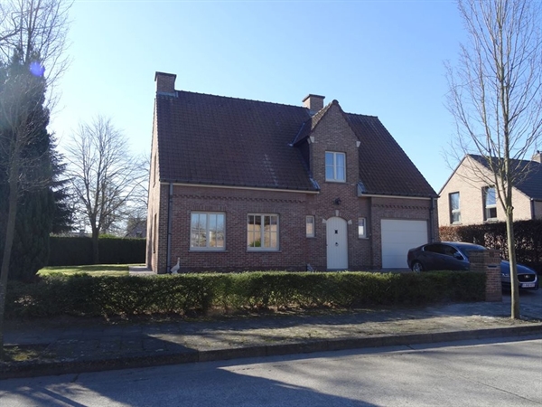 Vrijstaande woning met tuin te huur in oostakker