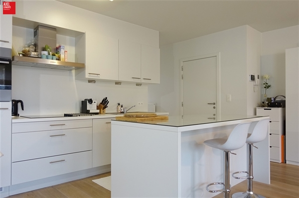 Gemeubeld 2 slp appartement met autostaanplaats aan Gent Zuiderpoort