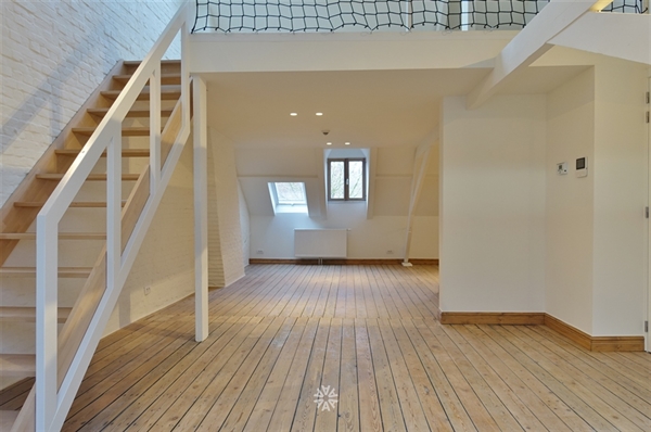 Nieuw dakappartement te huur aan station Gent