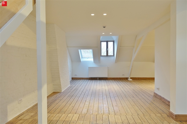 Nieuw dakappartement te huur aan station Gent