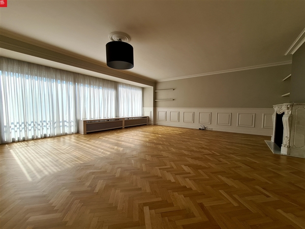 Riant en luxueus appartement Parklaan.