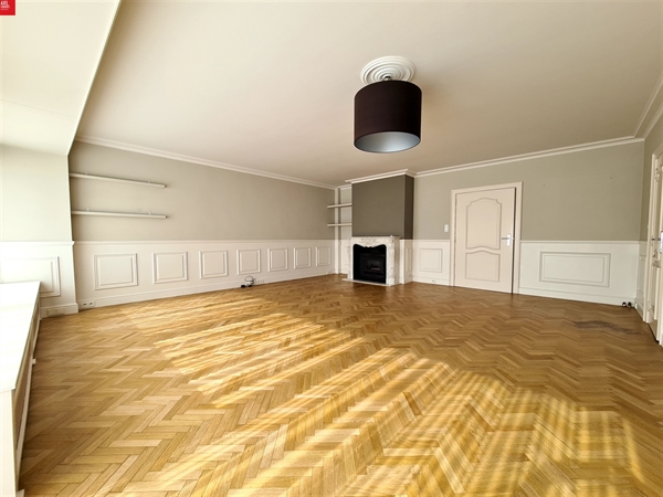 Riant en luxueus appartement Parklaan.
