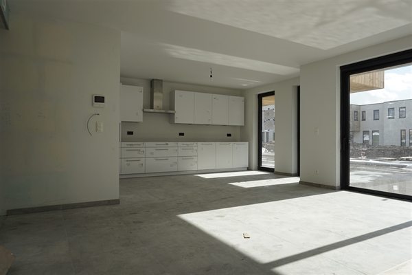 Lichtrijk appartement met zuidgerichte tuin te huur te Sint-Niklaas