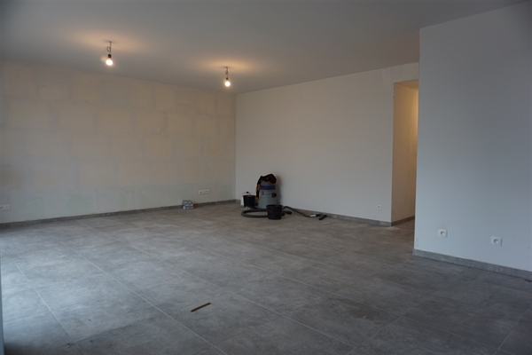 Lichtrijk appartement met zuidgerichte tuin te huur te Sint-Niklaas