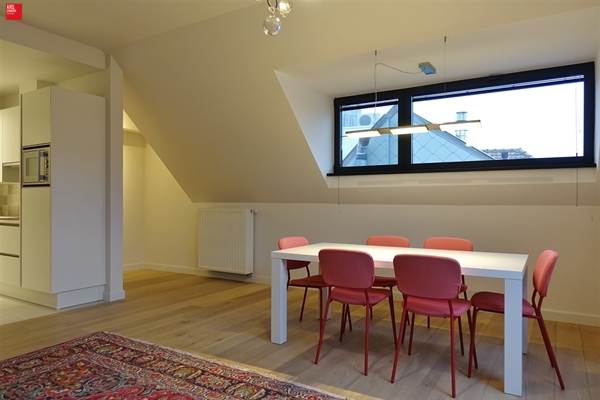 Luxueus afgewerkt duplex appartement te huur in centrum Gent