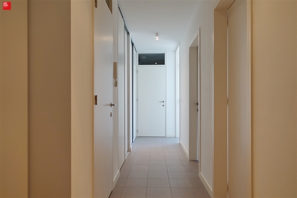 Gemeubeld hedendaags appartement met terras te huur in Gent