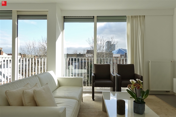 Gemeubeld hedendaags appartement met terras te huur in Gent