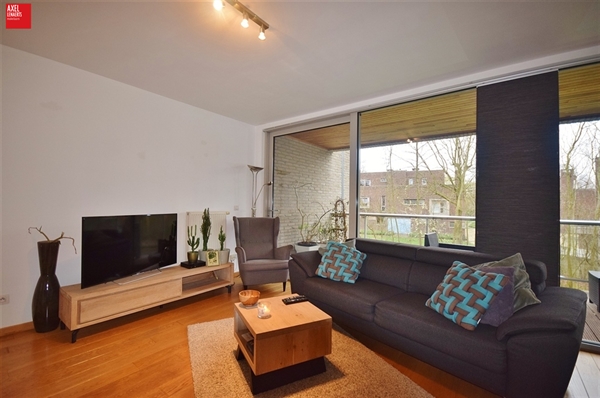 Lichtrijk appartement met garage te huur in De Pinte