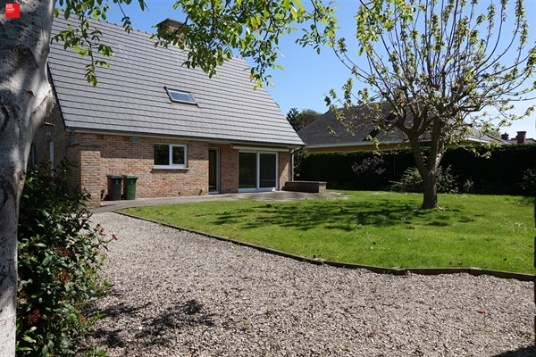Recente villa met 4 slaapkamers te koop in Mariakerke