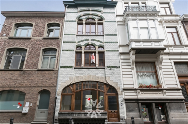 Gerenoveerde burgerwoning in het Prinsenhof met groot terras!