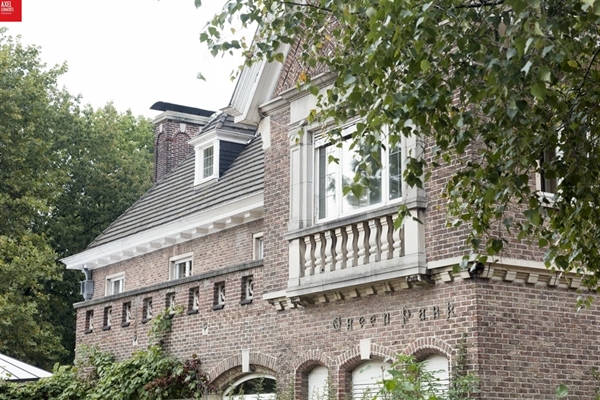 Statige villa met parktuin rand Sint Niklaas.
