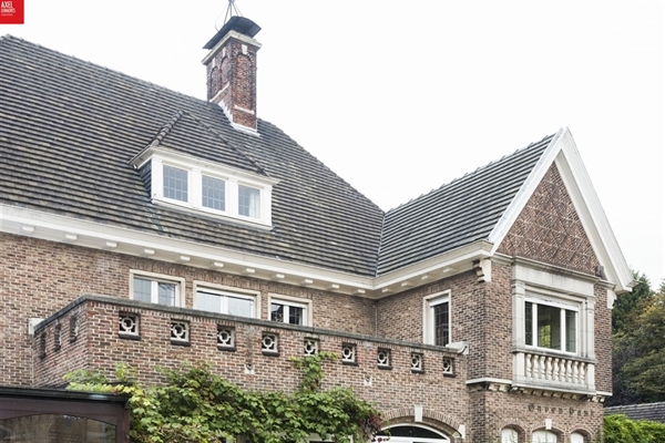 Statige villa met parktuin rand Sint Niklaas.