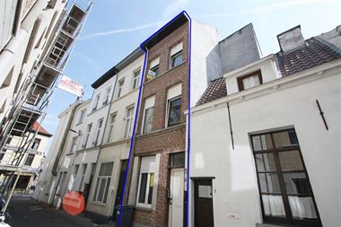 Vergund studenteneigendom bestaande uit 6 studentenkoten, thans ingedeeld in 9 koten. Het pand is gelegen in de Rozenstraat, in het Hartje van de univ...