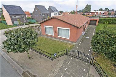 Zeer verzorgde woning, gelegen op een perceel van ca. 452m² te Kalmthout-Nieuwmoer!
Deze woning is voorzien van een ruime en lichte leefruimte, een...