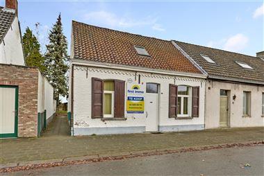 Te renoveren woning met grote tuin op een perceel van ca 525m², te Essen-Heikant.
Deze woning is voorzien van een ruime leefruimte, een ingerichte k...