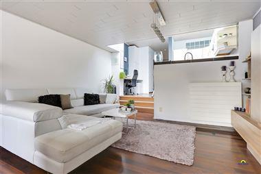 Rustig gelegen rijwoning met drie slaapkamers nabij het centrum van Burcht
Dit pand wordt via biedingssysteem te koop aangeboden tot 08/08/2019 op ...