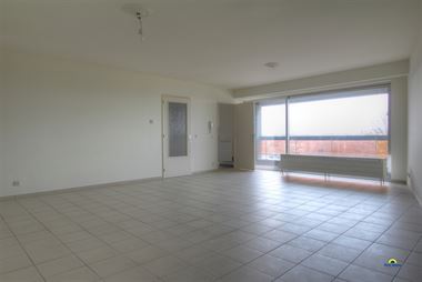 Recent gemoderniseerd appartement met 3 slaapkamers in het centrum van Boom: Dit appartement op de vierde verdieping werd recent gemoderniseerd. Via d...