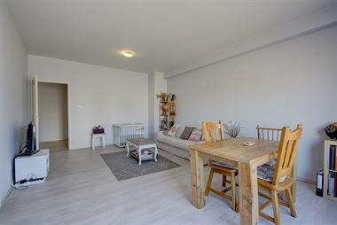 Instapklaar 2 slaapkamer appartement in Hoboken op de grens met Wilrijk.
Winkels, scholen, openbaar vervoer en invalswegen in de directe omgeving.
G...